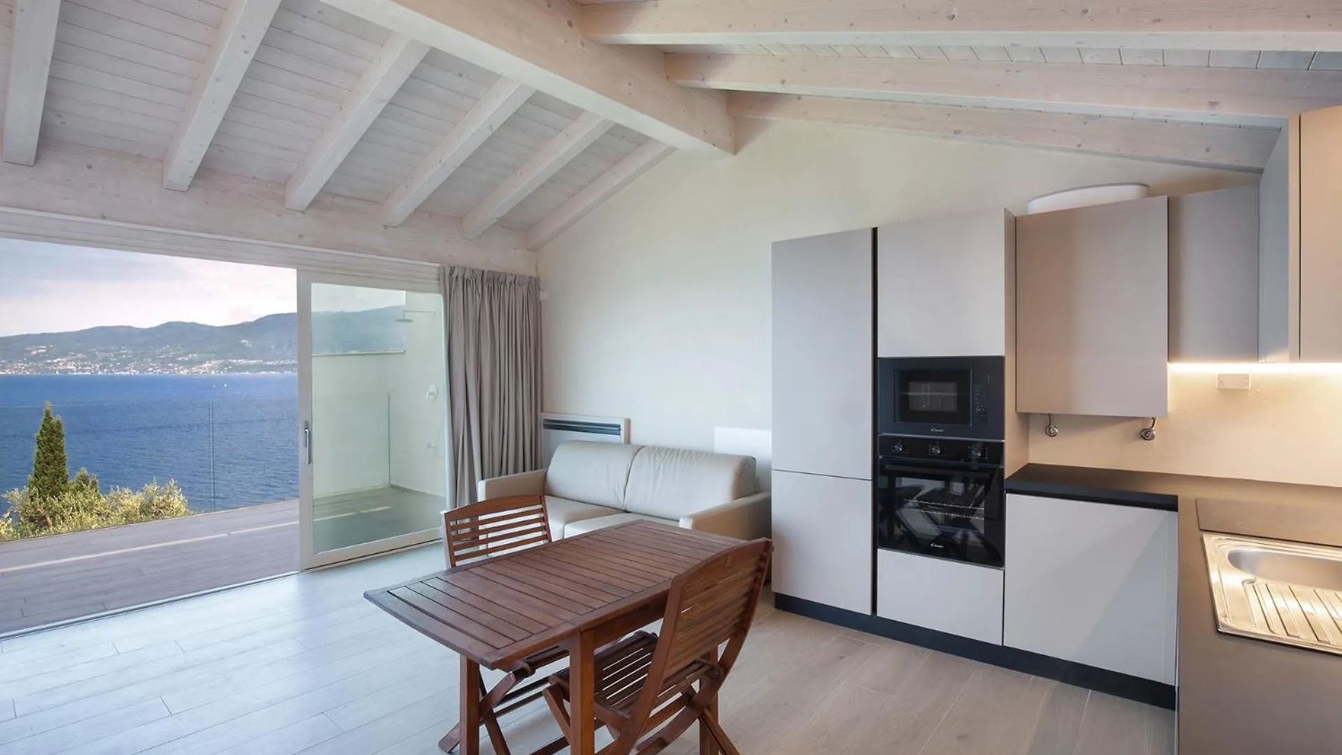 Casa Wally-Vista Spettacolare Torri Del Benaco Apartment